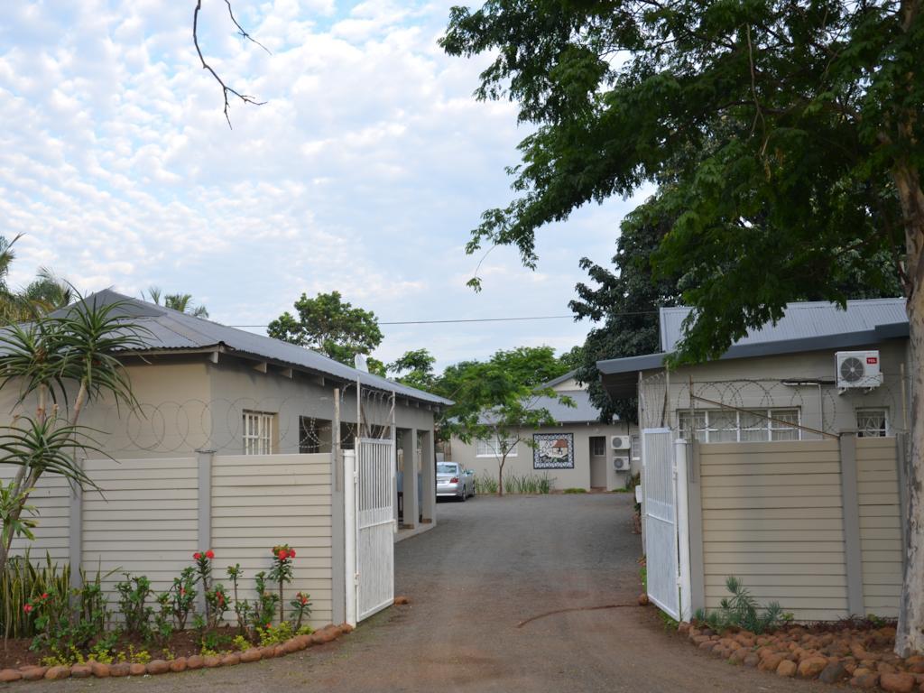 Stoep Cafe Guest House Komatipoort Exterior photo