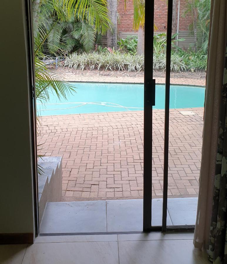 Stoep Cafe Guest House Komatipoort Exterior photo
