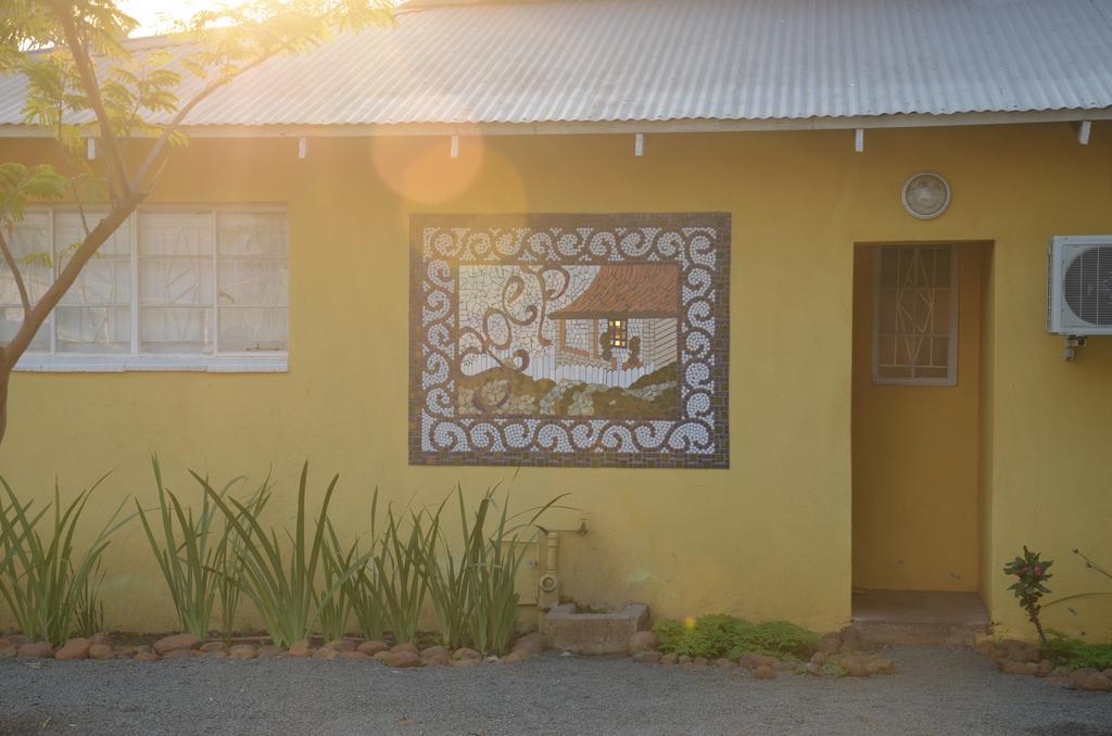 Stoep Cafe Guest House Komatipoort Exterior photo